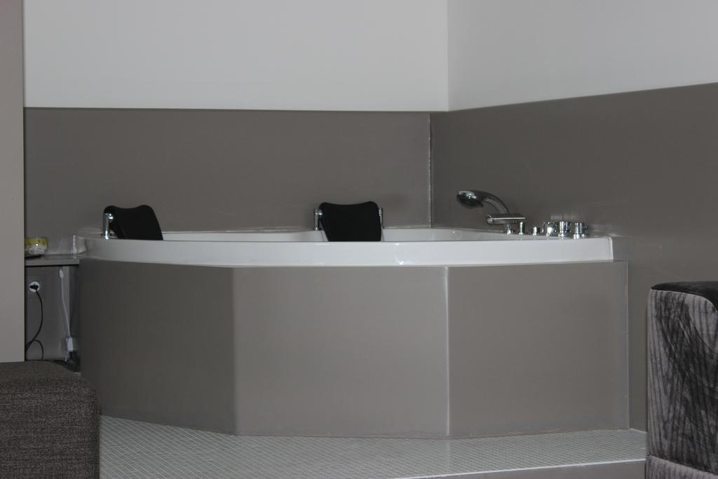 Den Bongaerd B&B And Wellness Tongeren Pokój zdjęcie
